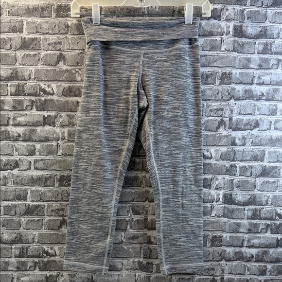 lululemon athletica Pants - Lululemon capri Leggings